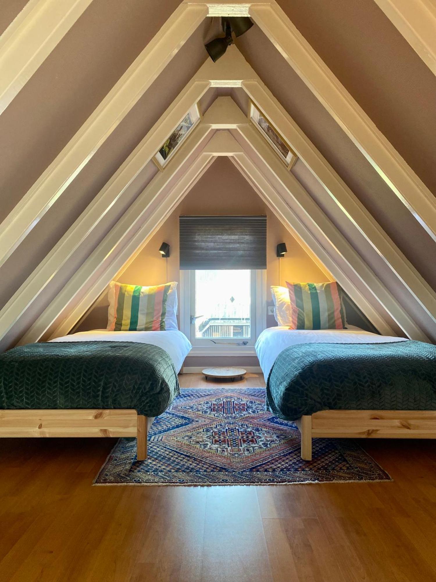 Reutum Loosan Lodges Gastenhuis מראה חיצוני תמונה